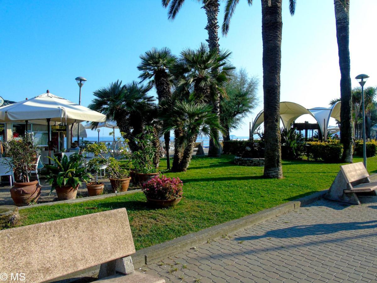 Pietra Home, Posto Auto, Ac ,Wifi, 150Mt Dal Mare Пиетра Лигуре Екстериор снимка