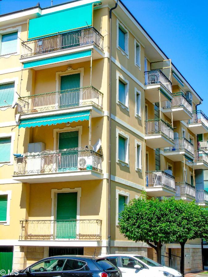 Pietra Home, Posto Auto, Ac ,Wifi, 150Mt Dal Mare Пиетра Лигуре Екстериор снимка